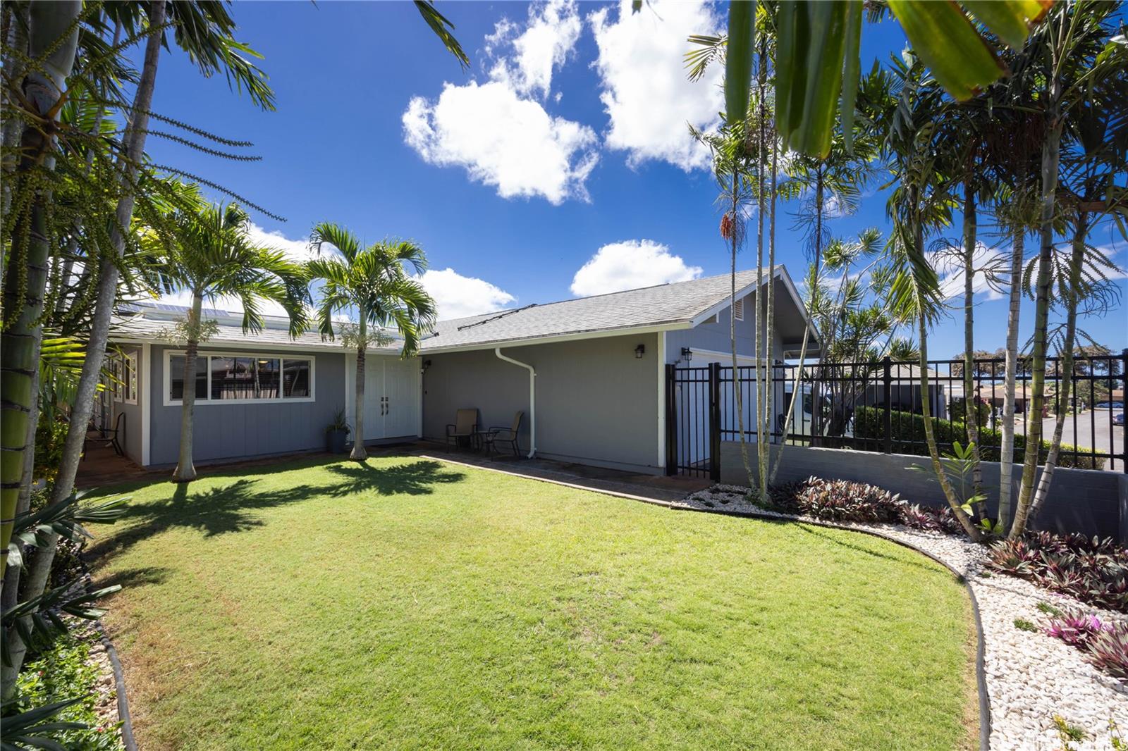 94-366  Kuanalio Way Mililani Area, Central home - photo 2 of 23