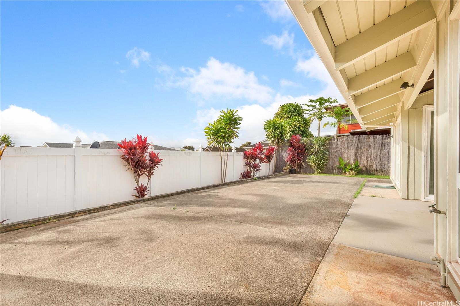 94-385  Hokuili Street Mililani Area, Central home - photo 14 of 21