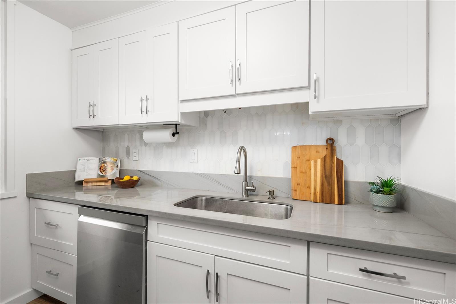 MTA townhouse # 83, Mililani, Hawaii - photo 3 of 22