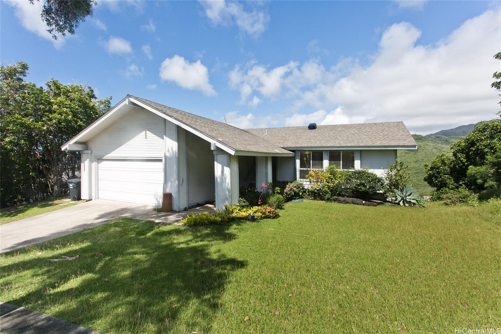 944  Kaahue St Mariners Ridge, Hawaii Kai home - photo 2 of 22