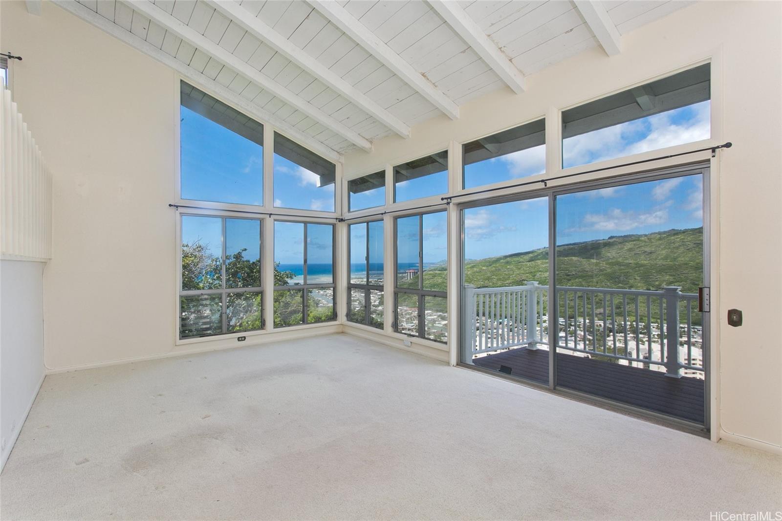 944  Kaahue St Mariners Ridge, Hawaii Kai home - photo 3 of 22