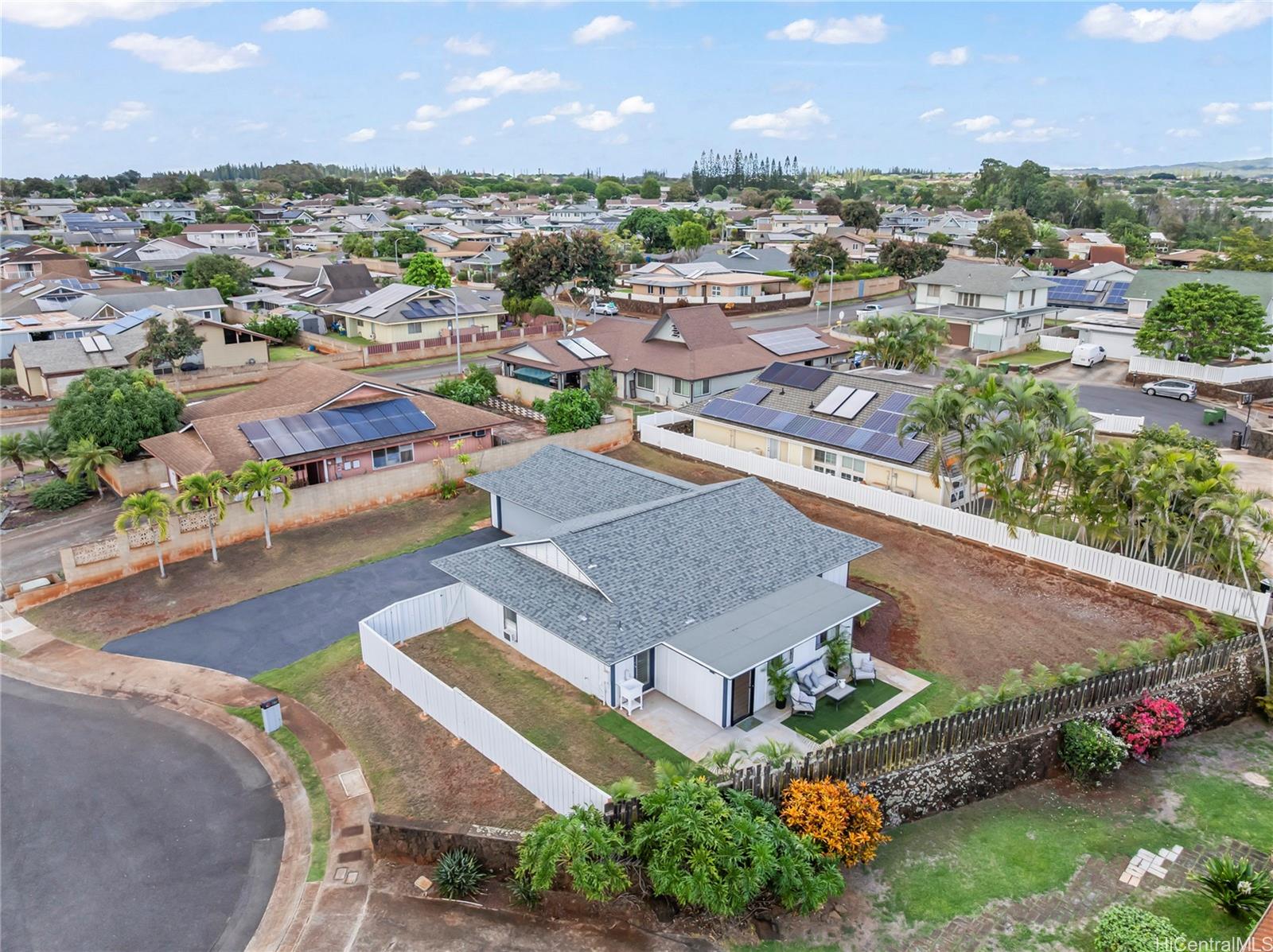 94-410  Keehuhiwa Street Mililani Area, Central home - photo 2 of 25