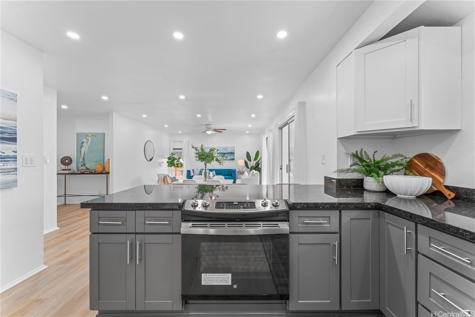 94-410  Keehuhiwa Street Mililani Area, Central home - photo 12 of 25