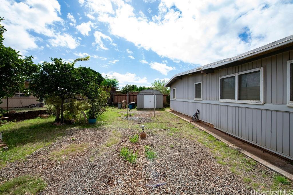 94-423  Awamoi Street Robinson Heights, Waipahu home - photo 10 of 23