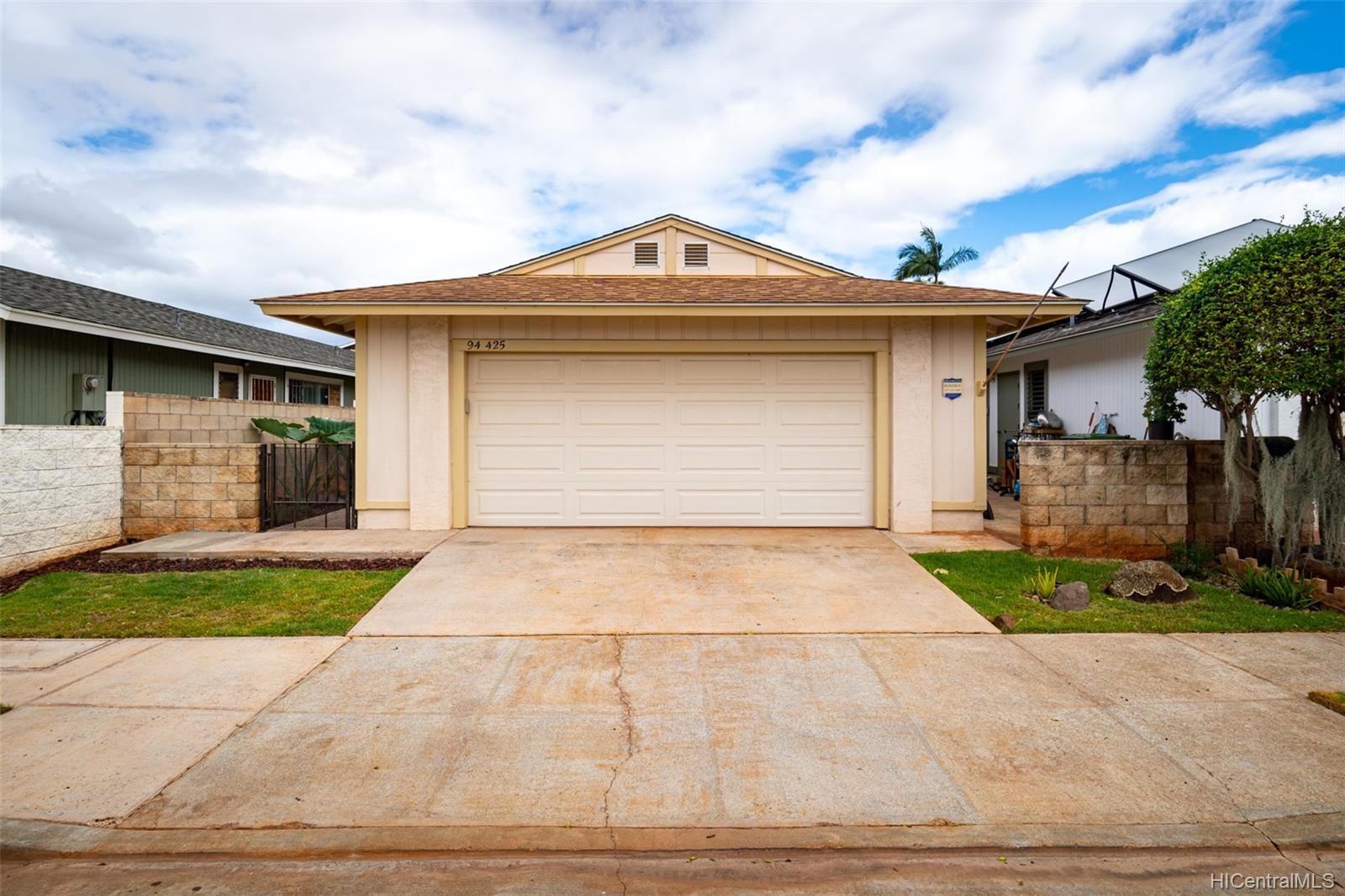 94425 Kuahui Street , Waipahu house for sale Village Park Waipahu