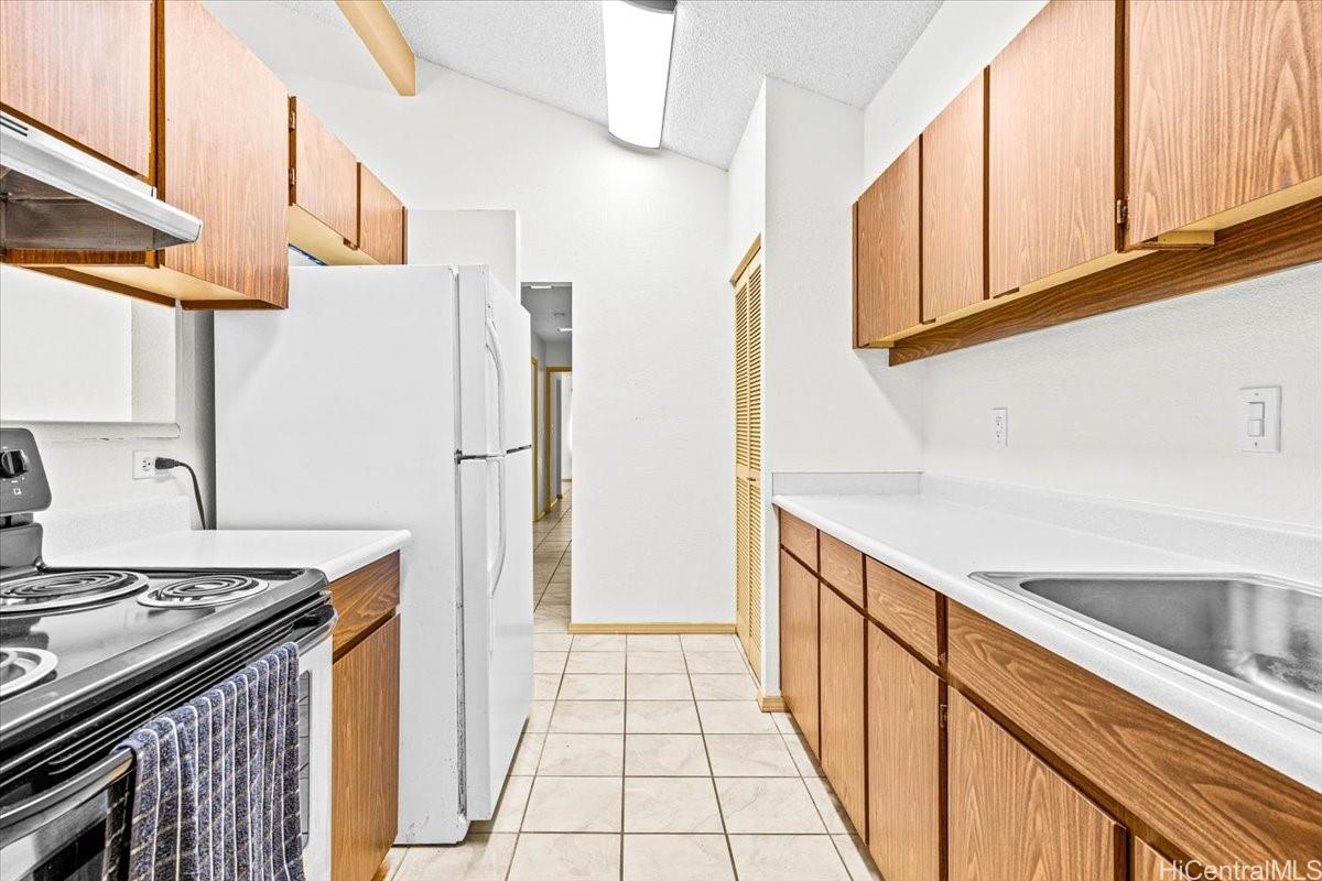 94-436  Kealohi Place Mililani Area, Central home - photo 7 of 17