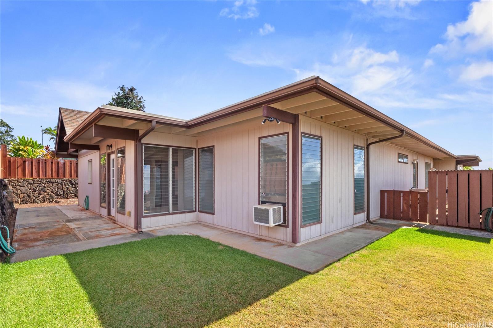 94-444  Makapipipi Street Mililani Area, Central home - photo 20 of 25