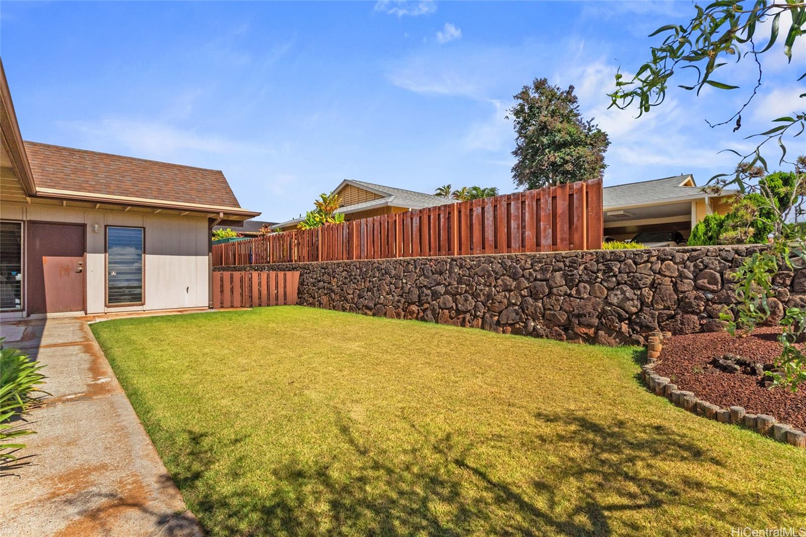 94-444  Makapipipi Street Mililani Area, Central home - photo 22 of 25