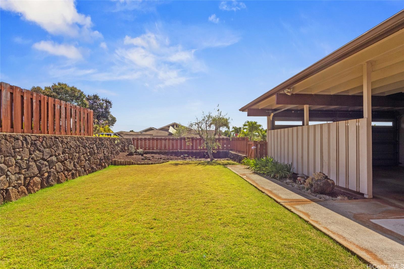 94-444  Makapipipi Street Mililani Area, Central home - photo 23 of 25