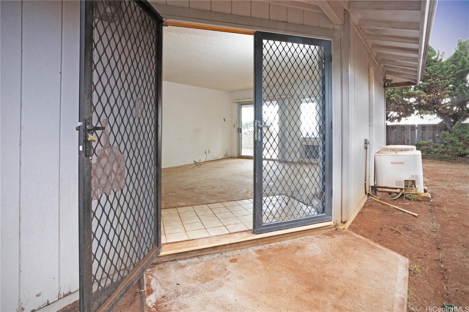 94-469  Alapine St Village Park, Waipahu home - photo 16 of 25