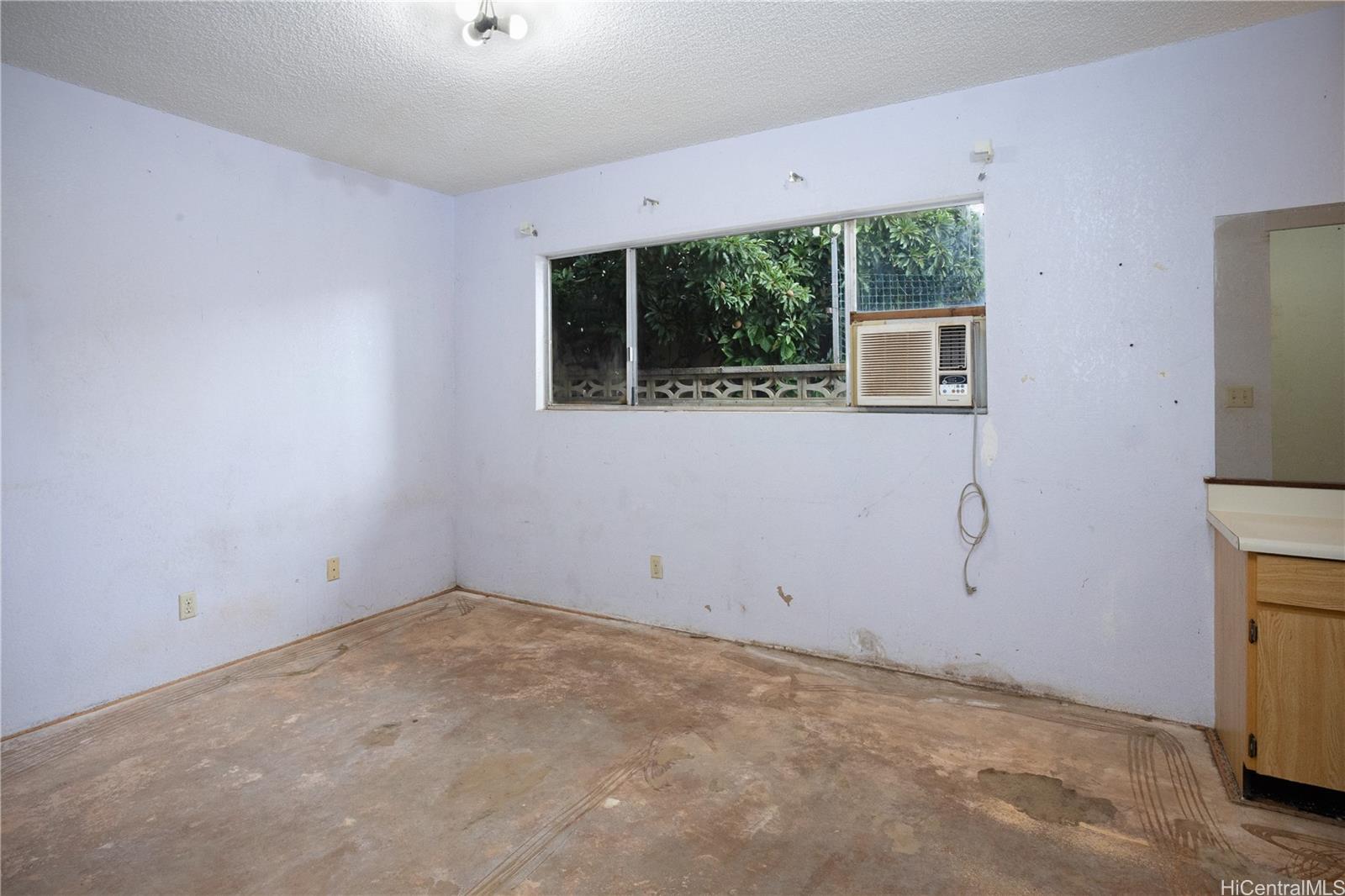 94-469  Alapine St Village Park, Waipahu home - photo 3 of 25