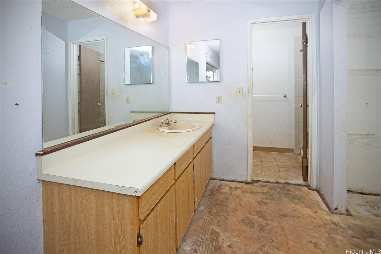 94-469  Alapine St Village Park, Waipahu home - photo 4 of 25