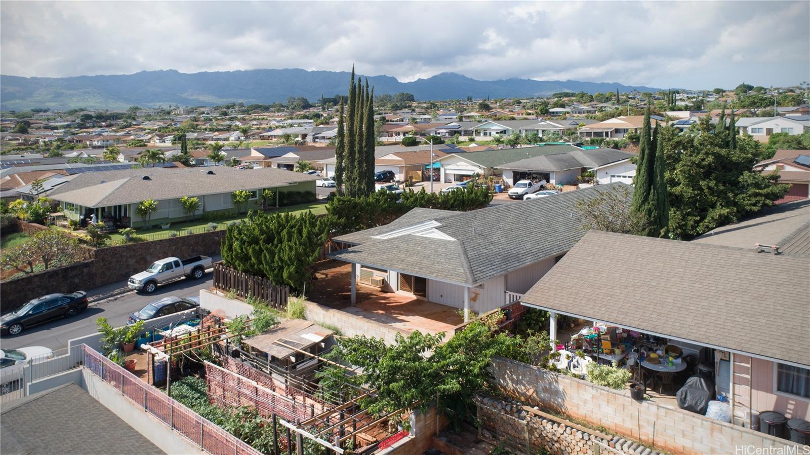 94-469  Alapine St Village Park, Waipahu home - photo 9 of 25