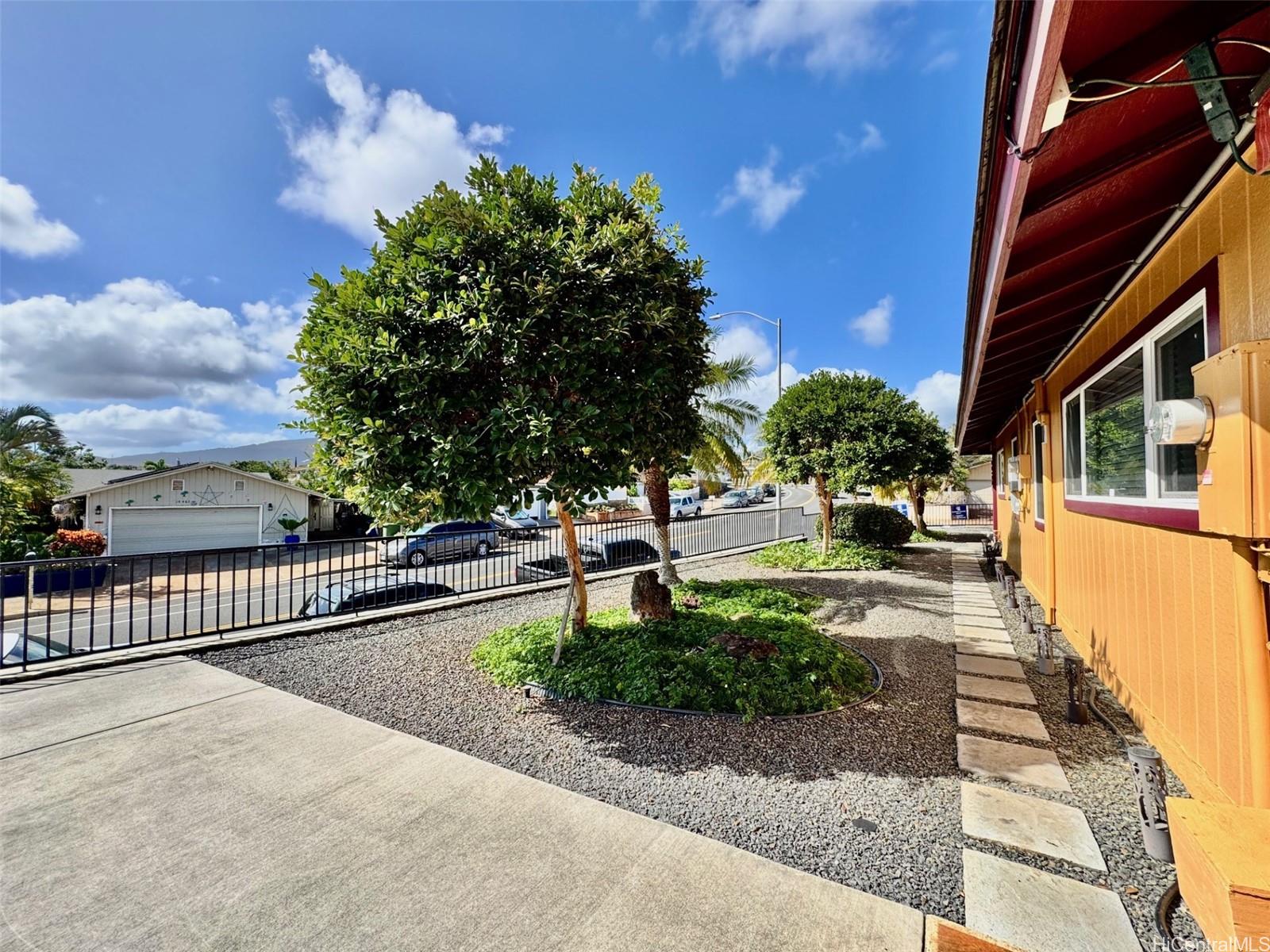 94-471  Palai St Village Park, Waipahu home - photo 7 of 19