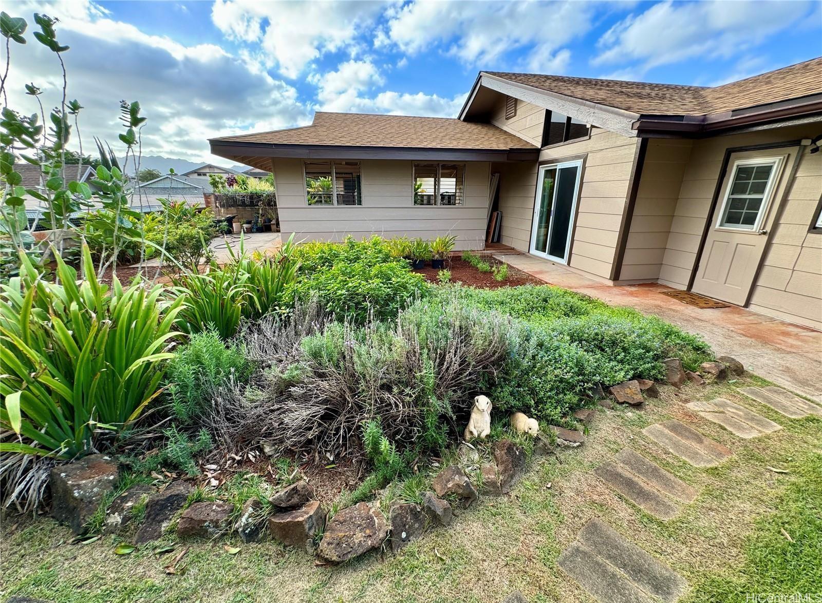 94-474  Hokuili Street Mililani Area, Central home - photo 17 of 21