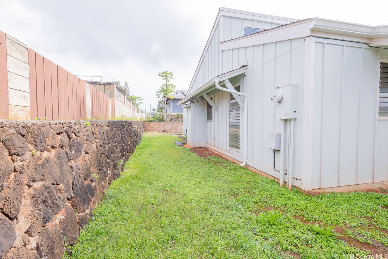 94-48  Hokupalemo Street Mililani Area, Central home - photo 17 of 20