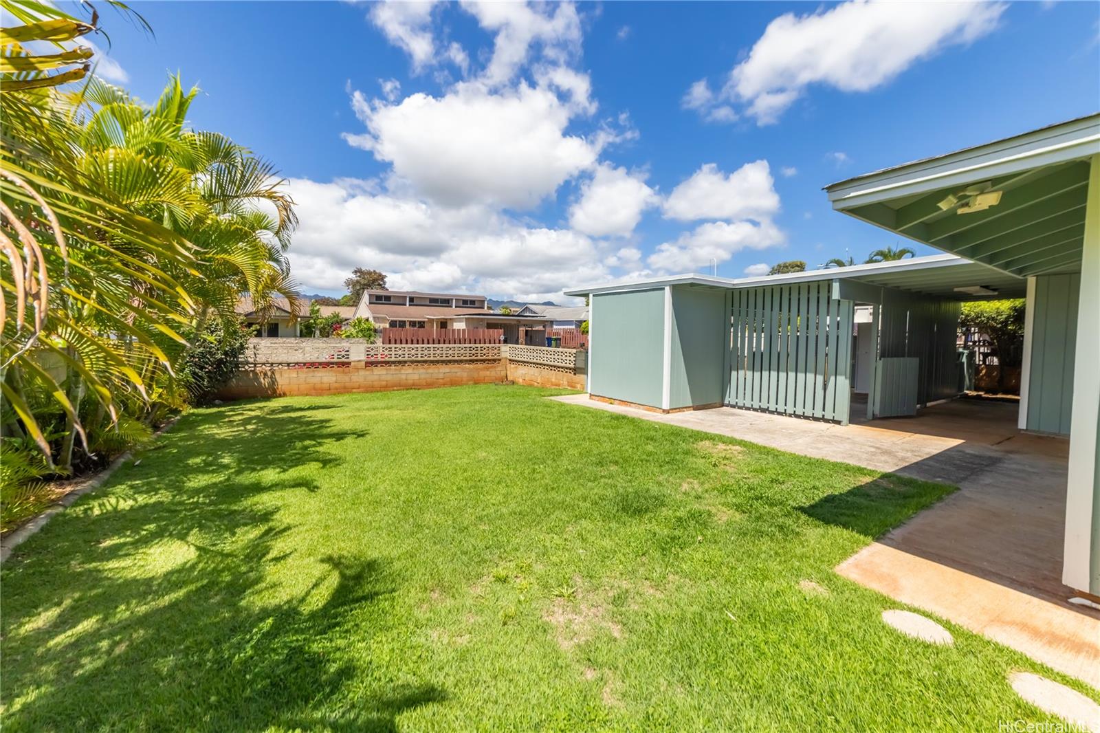 94-481  Hokuala Street Mililani Area, Central home - photo 2 of 20