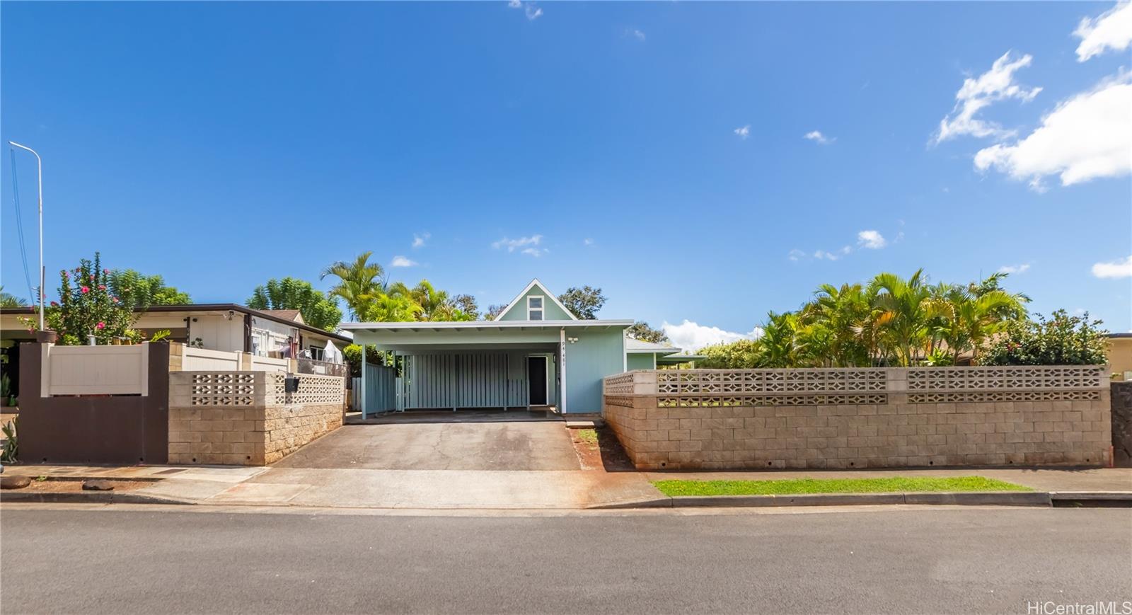 94-481  Hokuala Street Mililani Area, Central home - photo 3 of 20