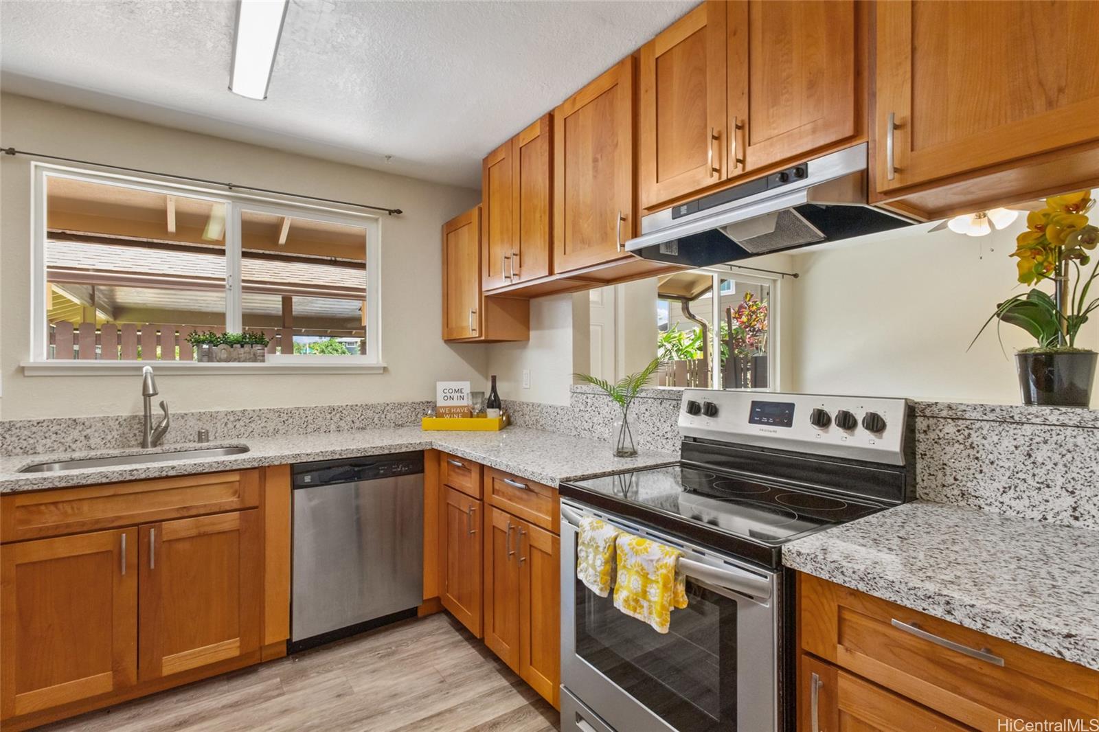 94-493  Kealakaa Street Mililani Area, Central home - photo 6 of 25