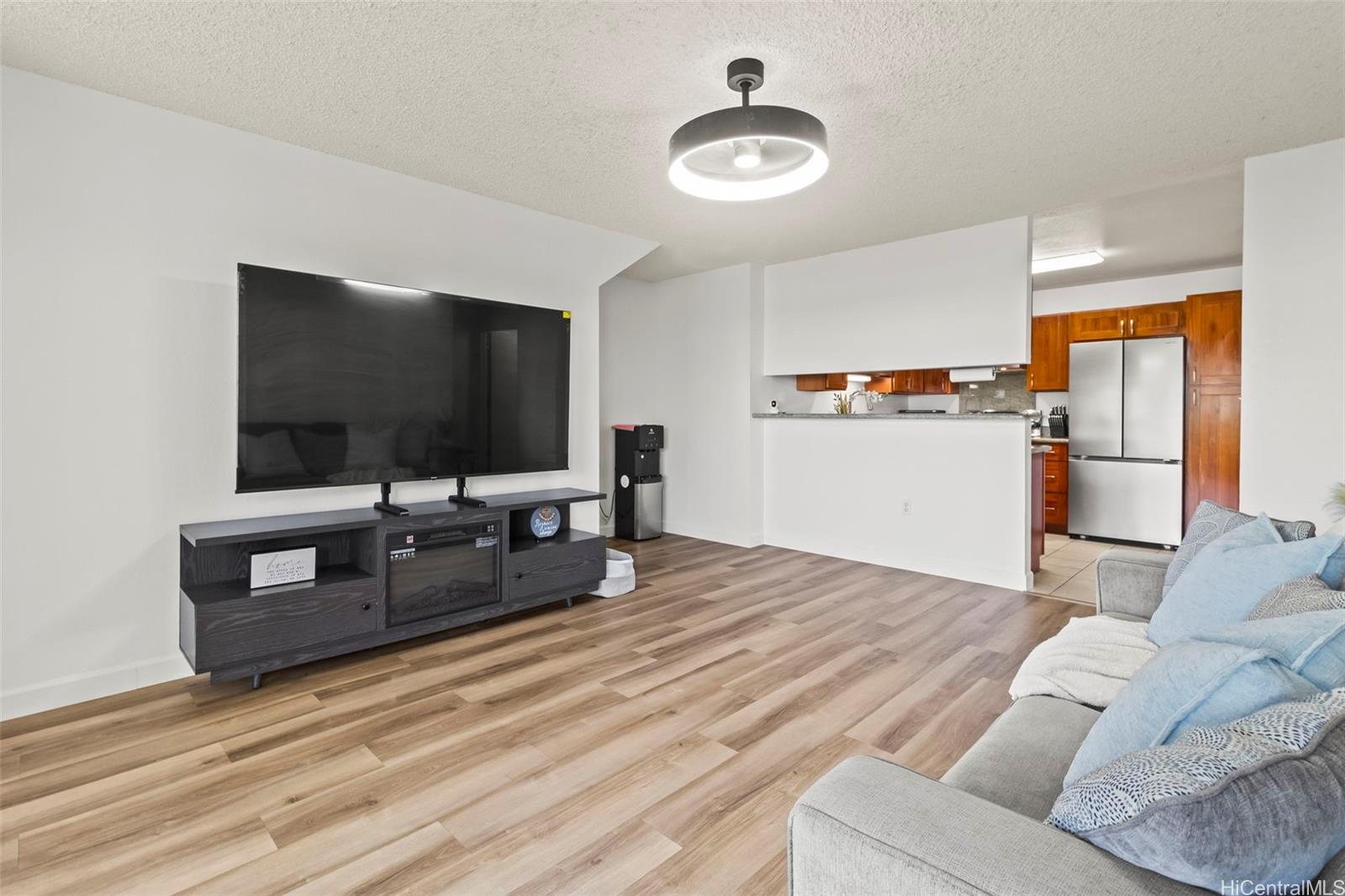 94-506 Kupuohi Street townhouse # 7102, Waipahu, Hawaii - photo 3 of 17