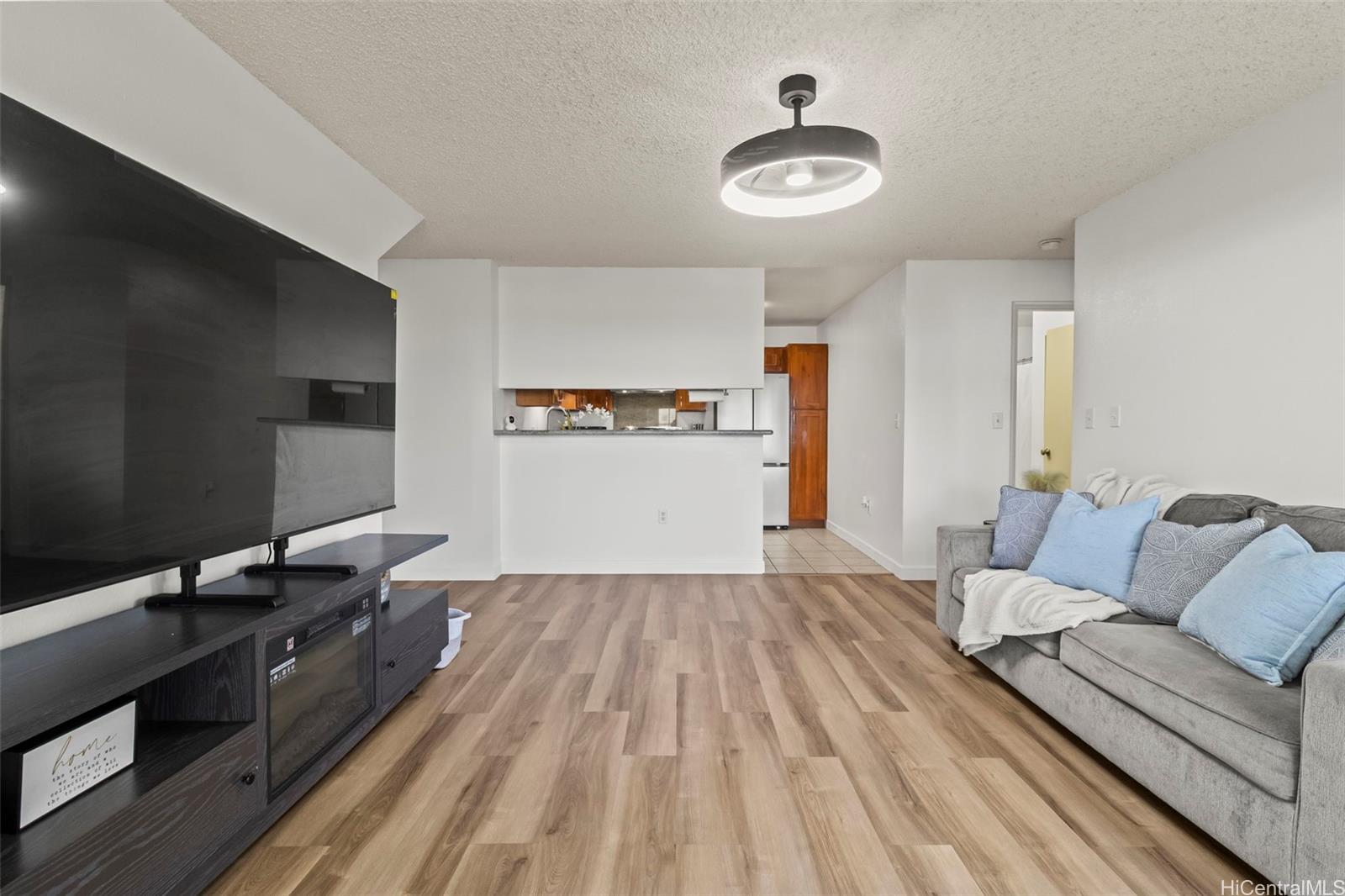 94-506 Kupuohi Street townhouse # 7102, Waipahu, Hawaii - photo 4 of 17