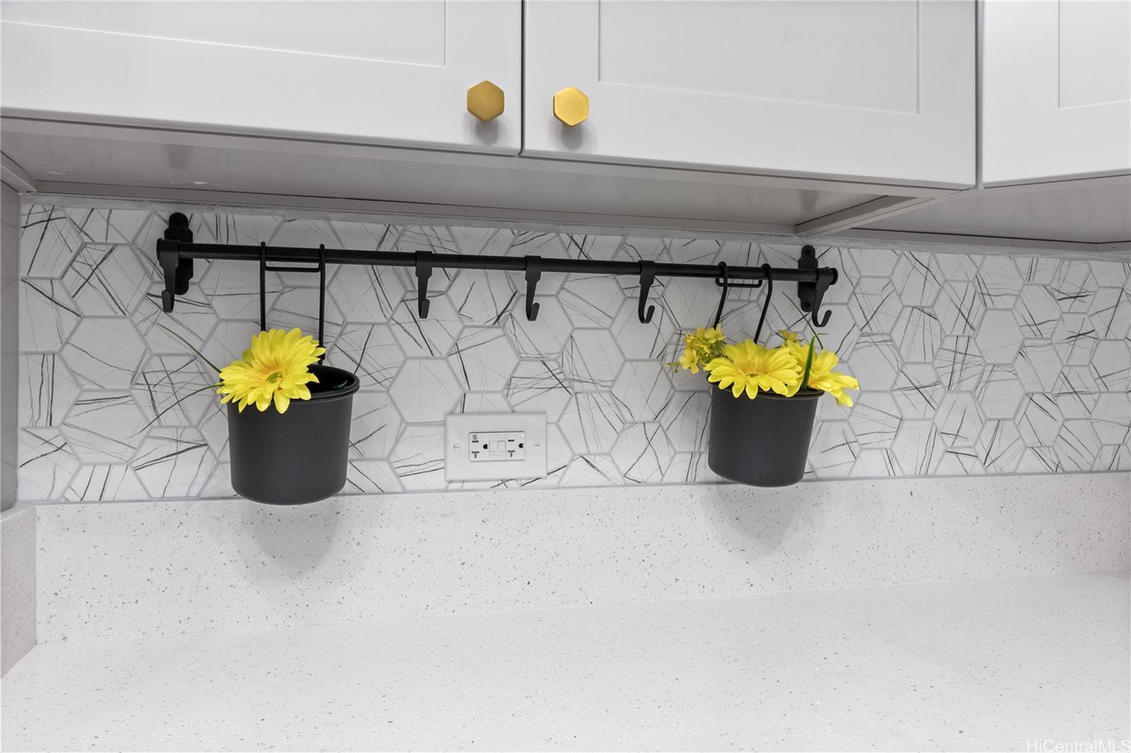 Royal Kunia townhouse # 8204, Waipahu, Hawaii - photo 4 of 17