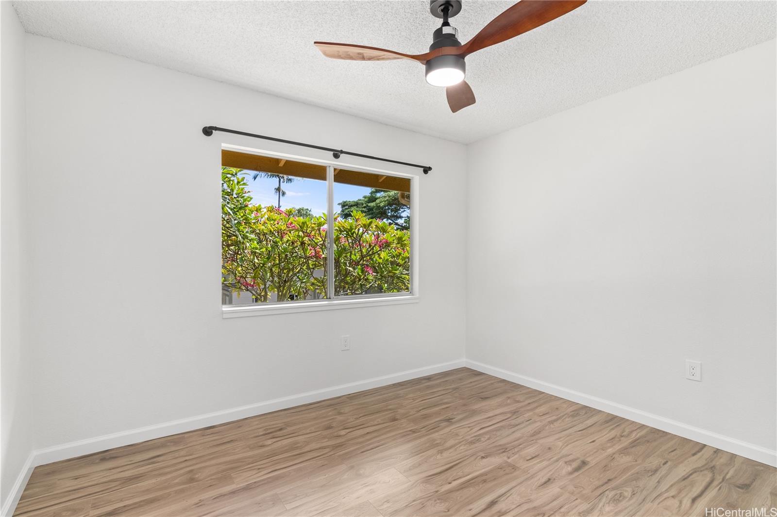 Royal Kunia townhouse # 8204, Waipahu, Hawaii - photo 10 of 17