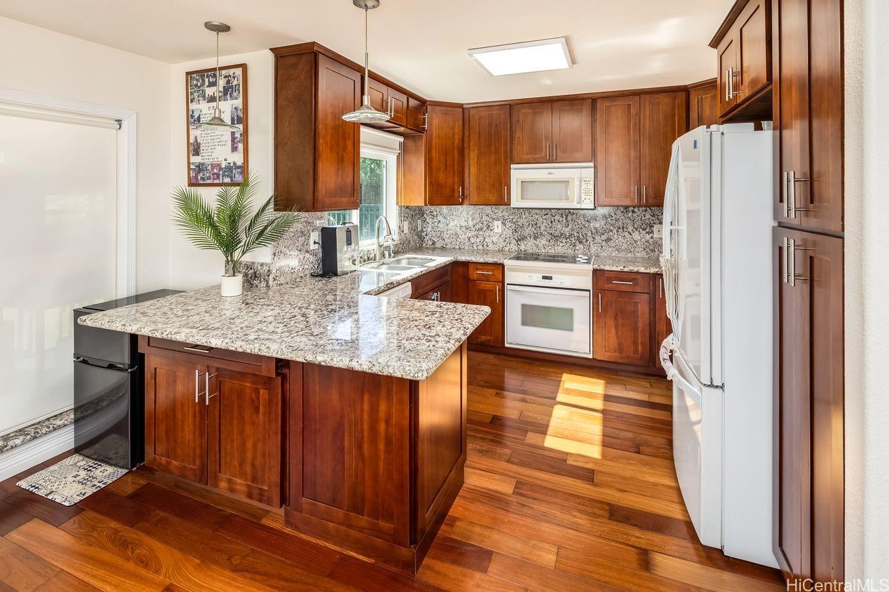 94-509  Lumiauau Street Waikele, Waipahu home - photo 13 of 25