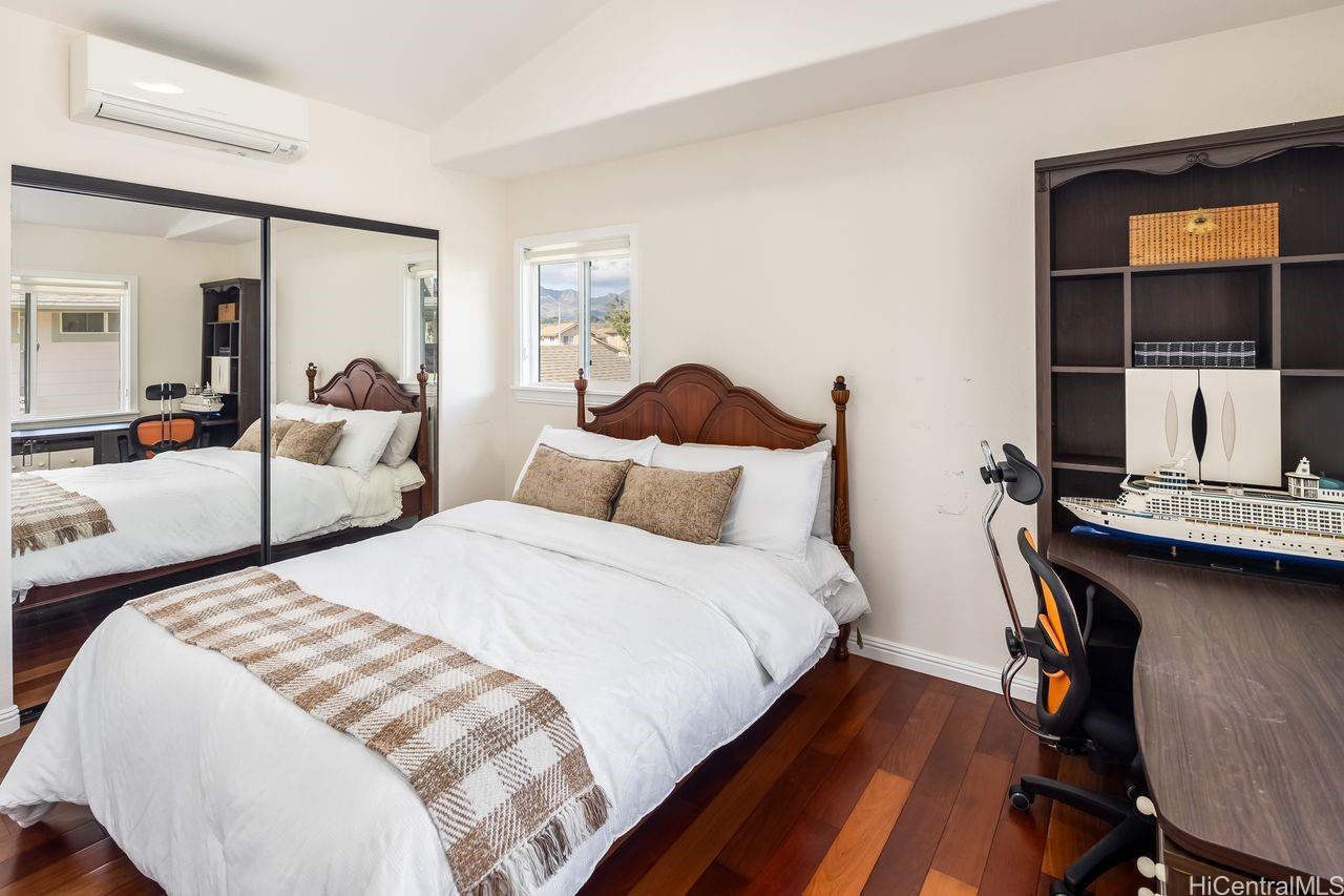 94-509  Lumiauau Street Waikele, Waipahu home - photo 19 of 25