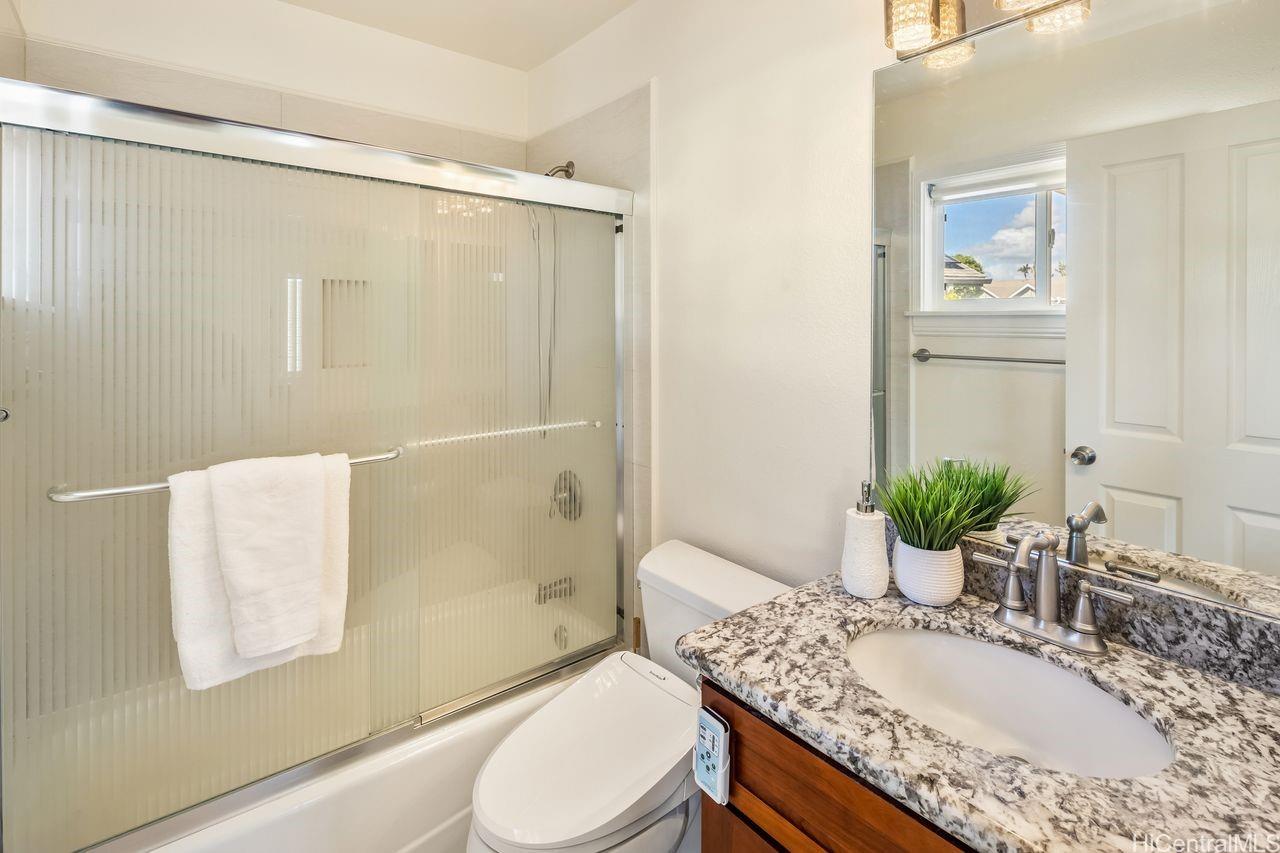 94-509  Lumiauau Street Waikele, Waipahu home - photo 23 of 25