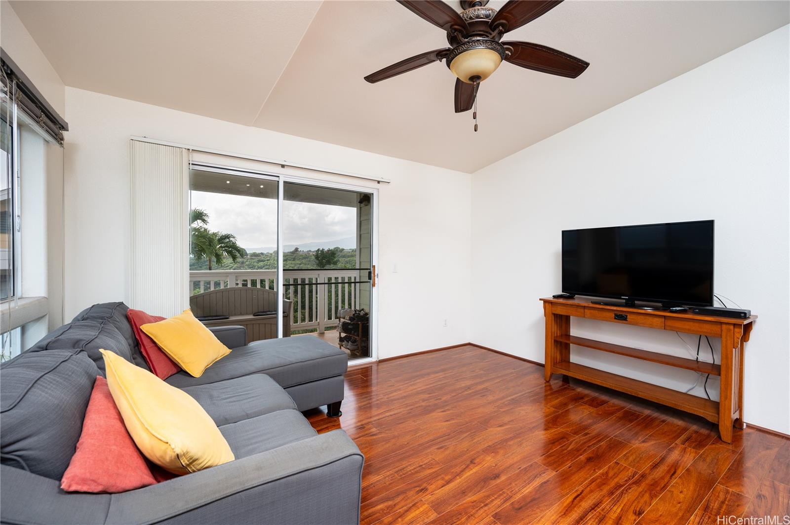 Viewpointe At Waikele condo # J202, Waipahu, Hawaii - photo 3 of 14
