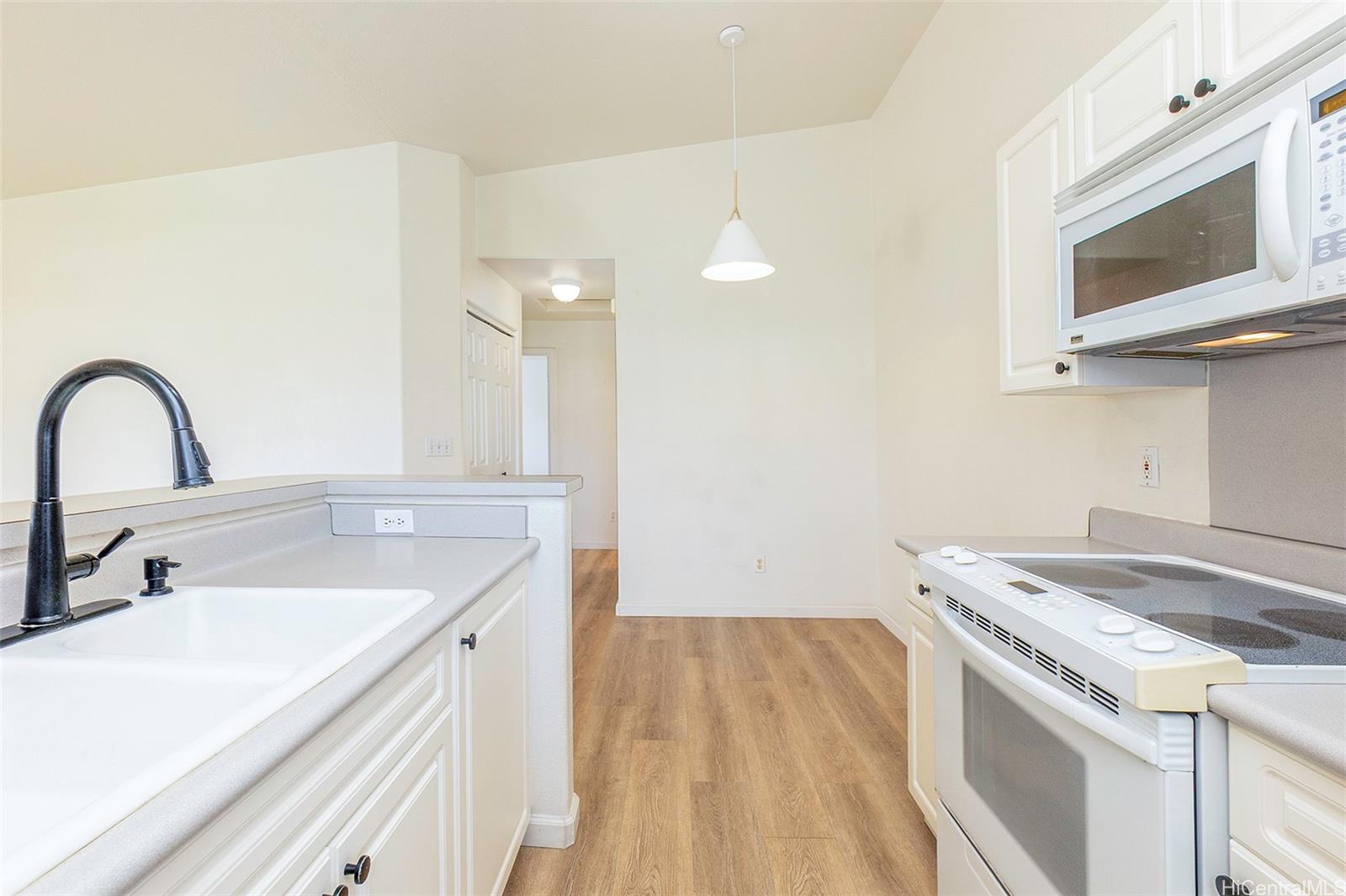 Waikele Community Association townhouse # T202, Waipahu, Hawaii - photo 11 of 25