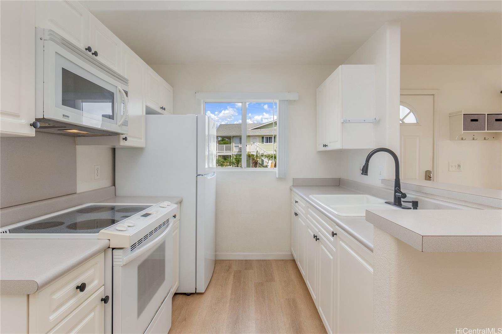 Waikele Community Association townhouse # T202, Waipahu, Hawaii - photo 10 of 25