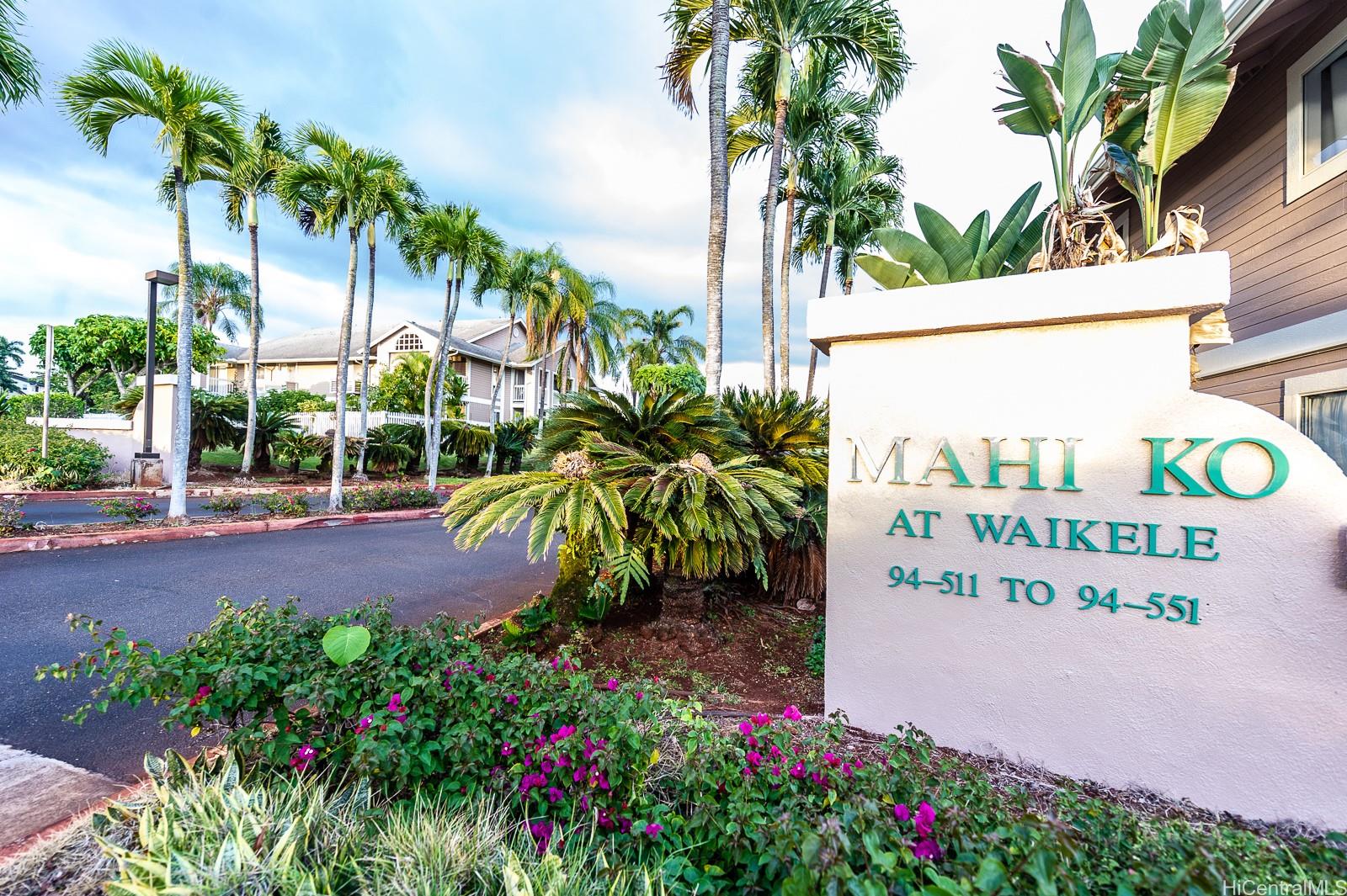 Waikele CA townhouse # L202, Waipahu, Hawaii - photo 2 of 17