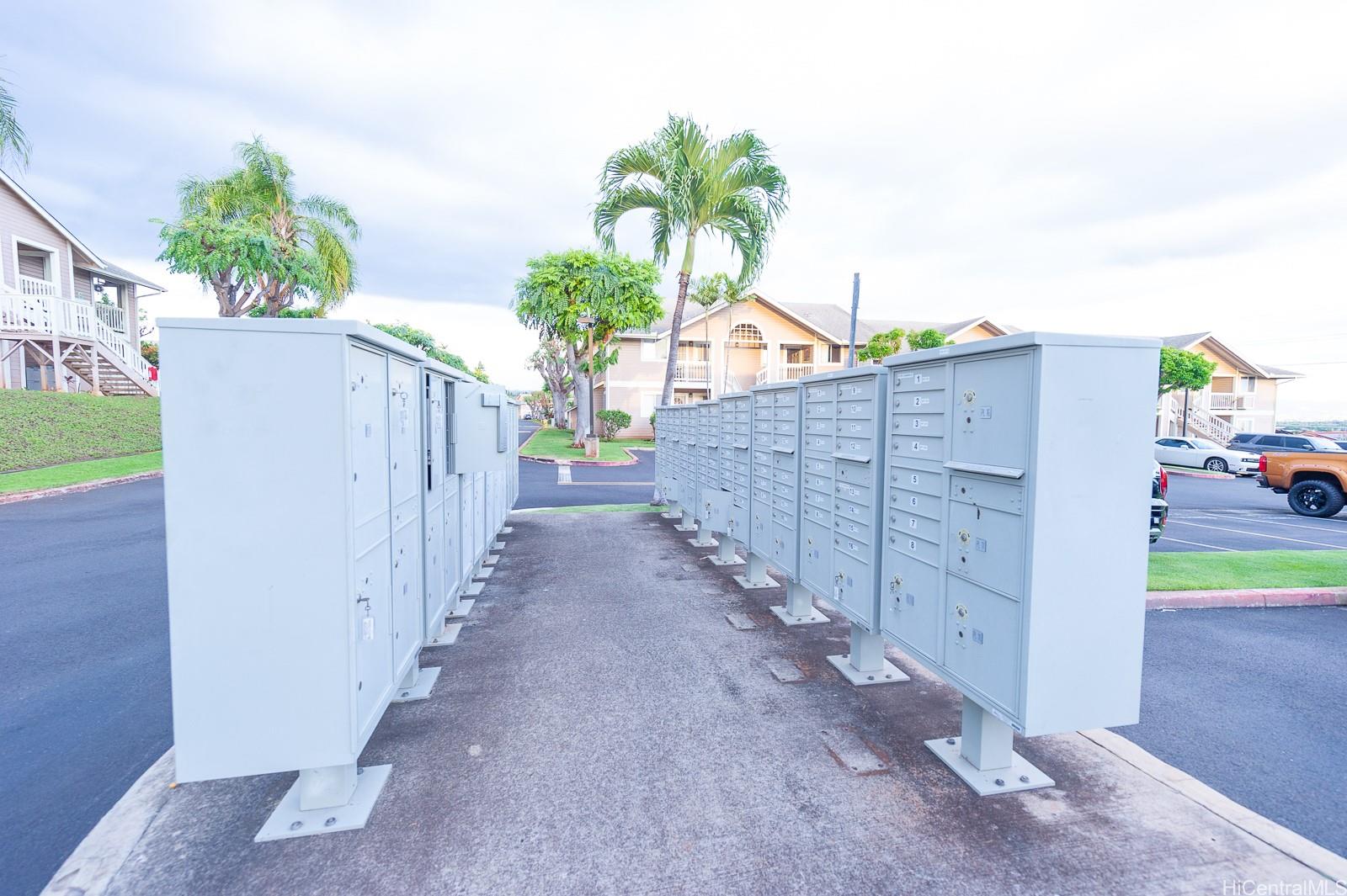 Waikele CA townhouse # L202, Waipahu, Hawaii - photo 14 of 17