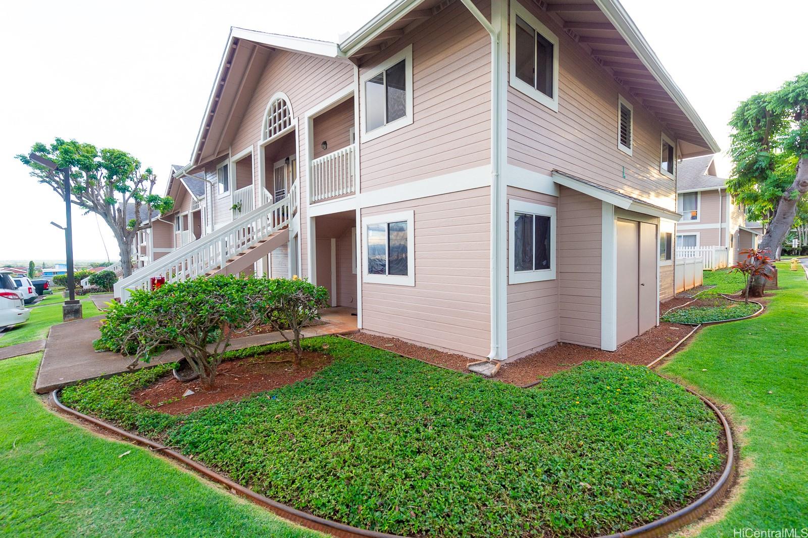 Waikele CA townhouse # L202, Waipahu, Hawaii - photo 16 of 17