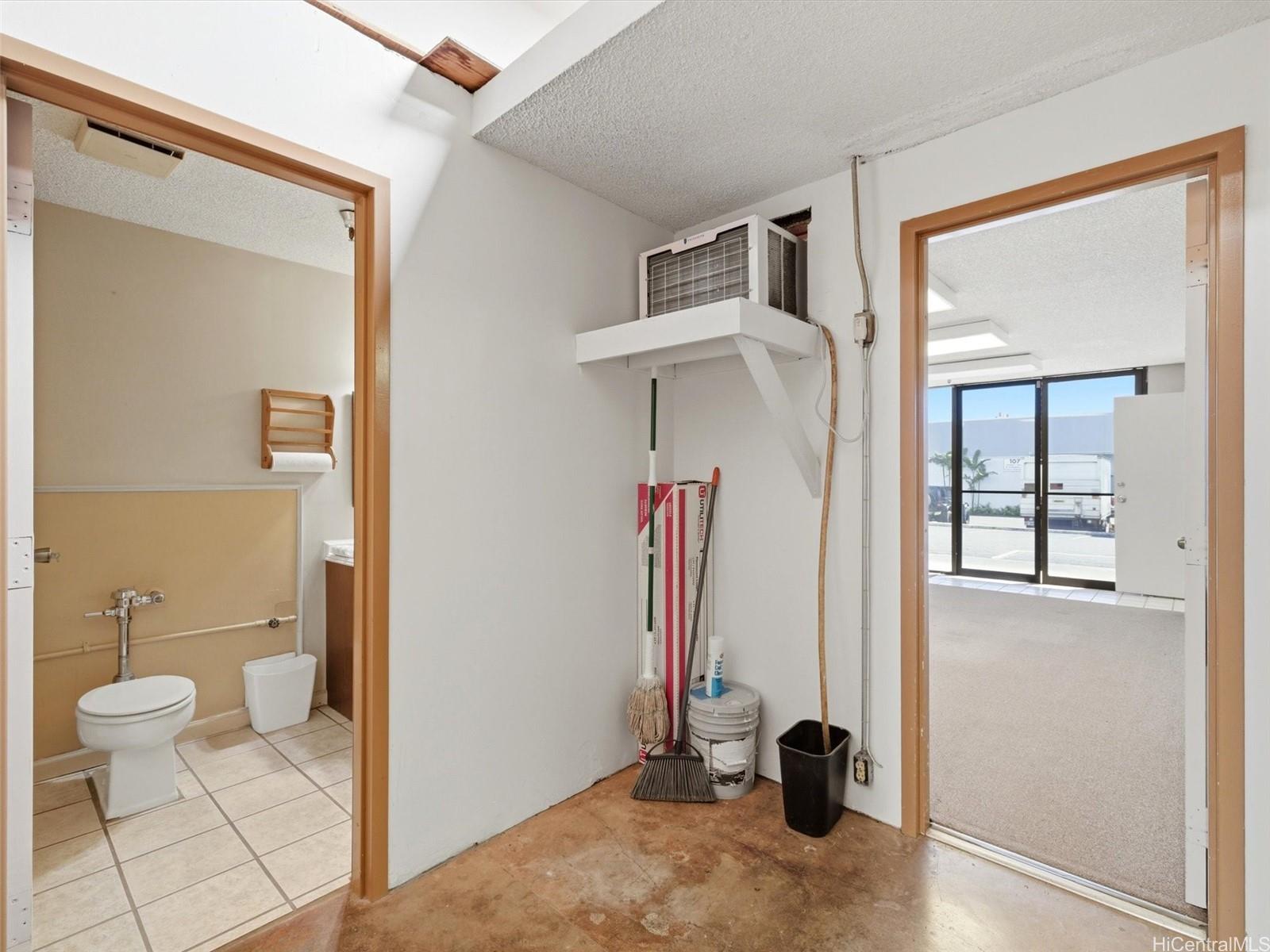 94-515 Ukee St Waipahu Oahu commercial real estate photo10 of 18