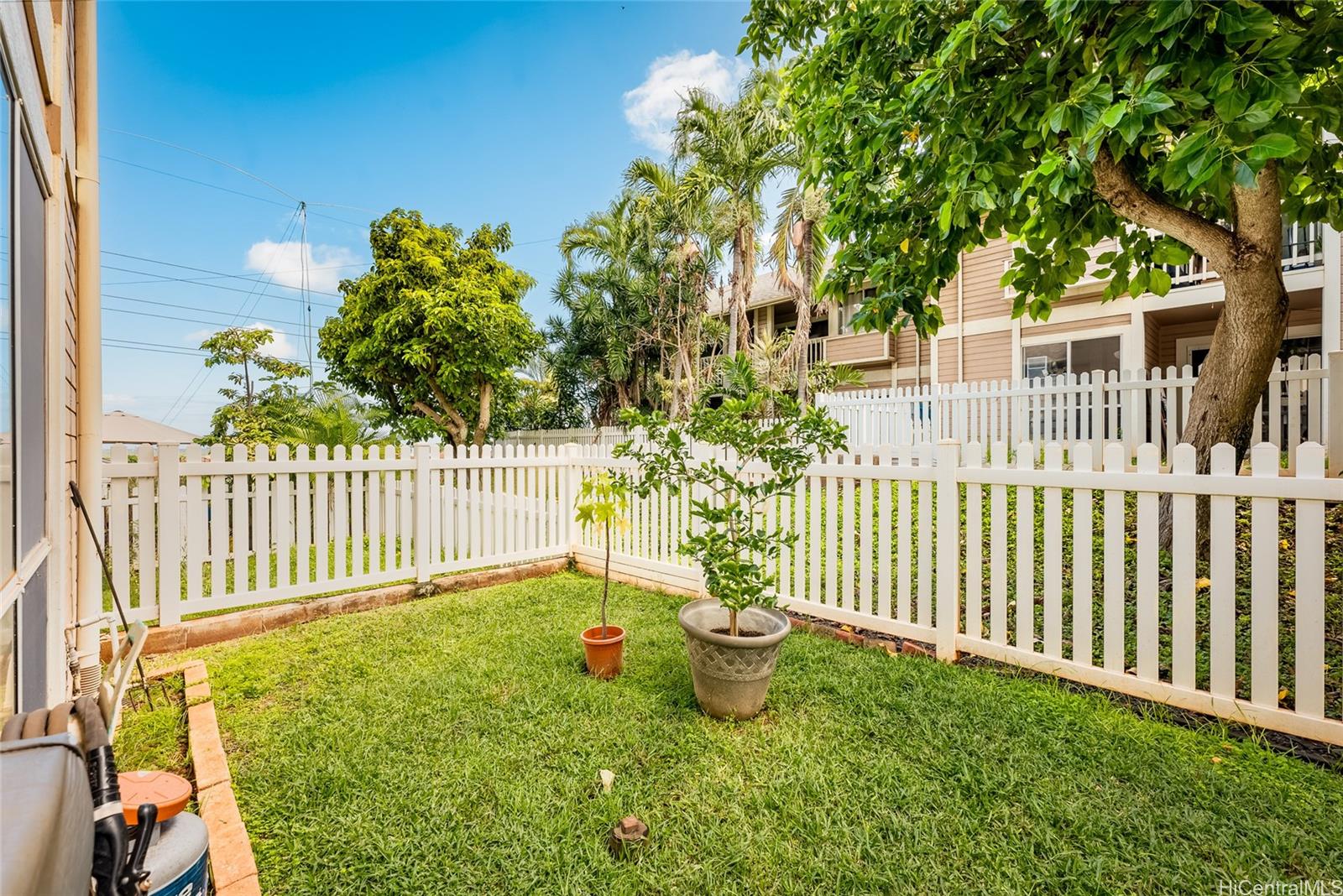 Waikele Comm townhouse # J104, Waipahu, Hawaii - photo 12 of 15