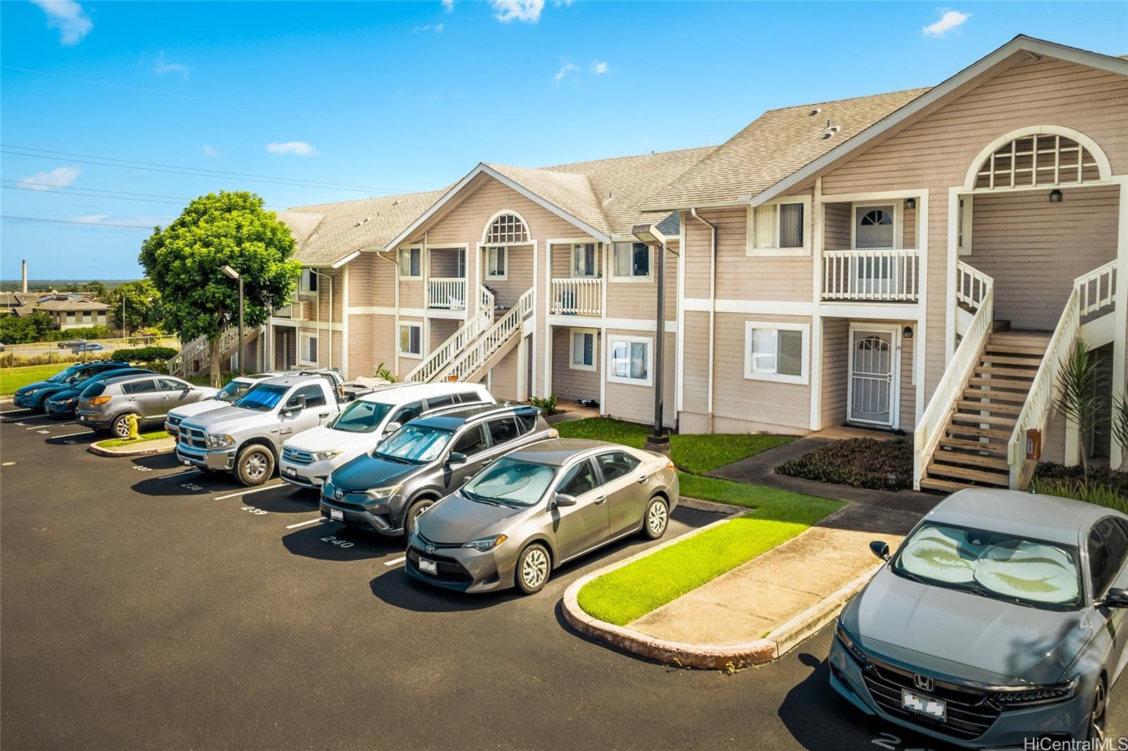 Waikele Comm townhouse # J104, Waipahu, Hawaii - photo 13 of 15