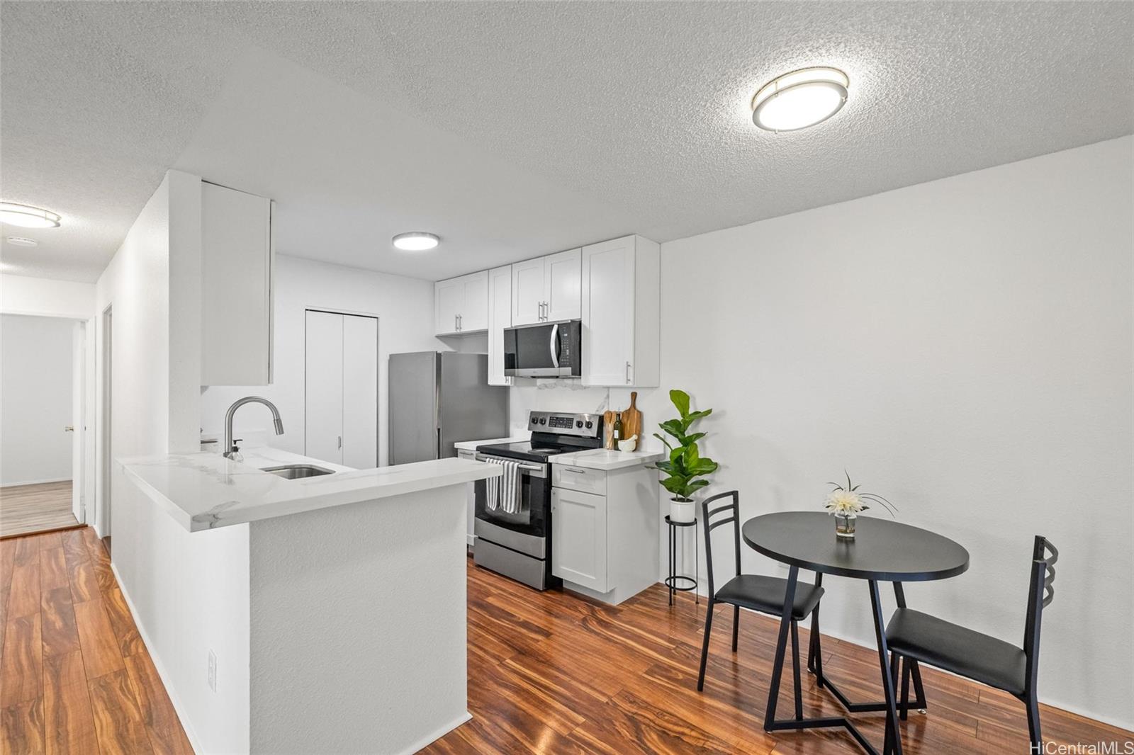 Waikele AOAO townhouse # E101, Waipahu, Hawaii - photo 2 of 25