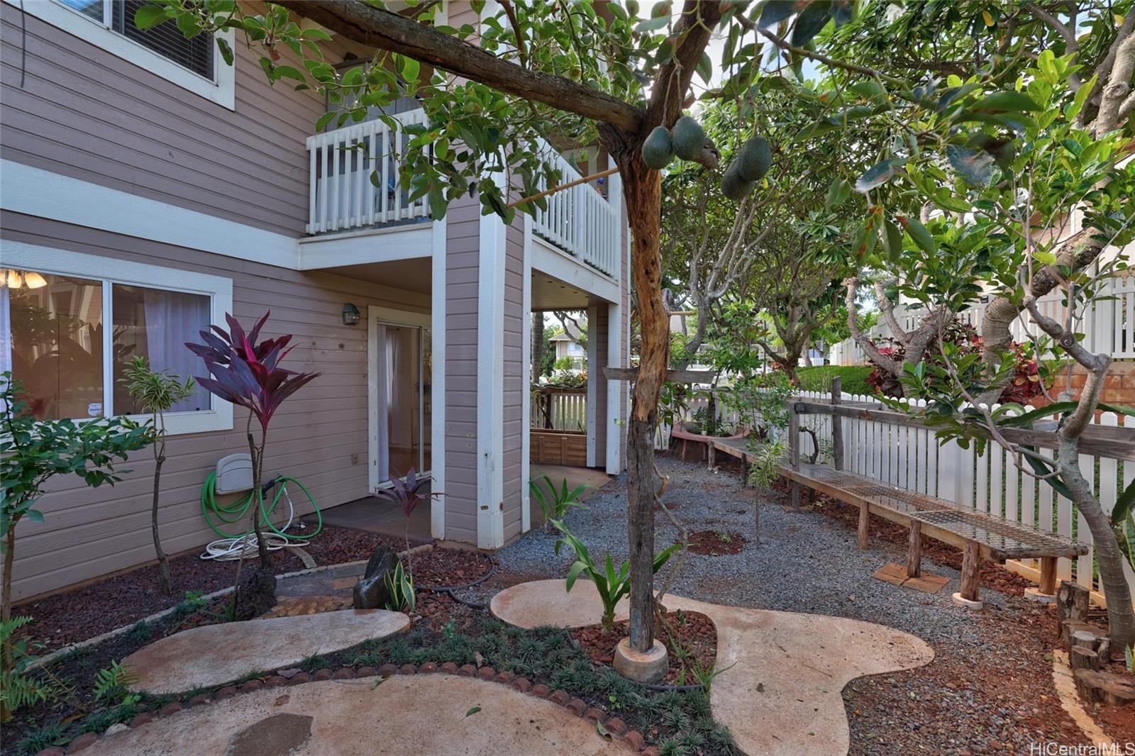 Waikele AOAO townhouse # E101, Waipahu, Hawaii - photo 16 of 25