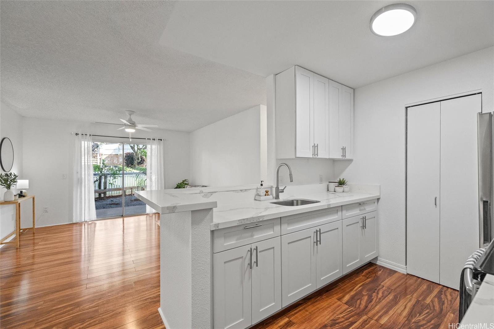 Waikele AOAO townhouse # E101, Waipahu, Hawaii - photo 4 of 25