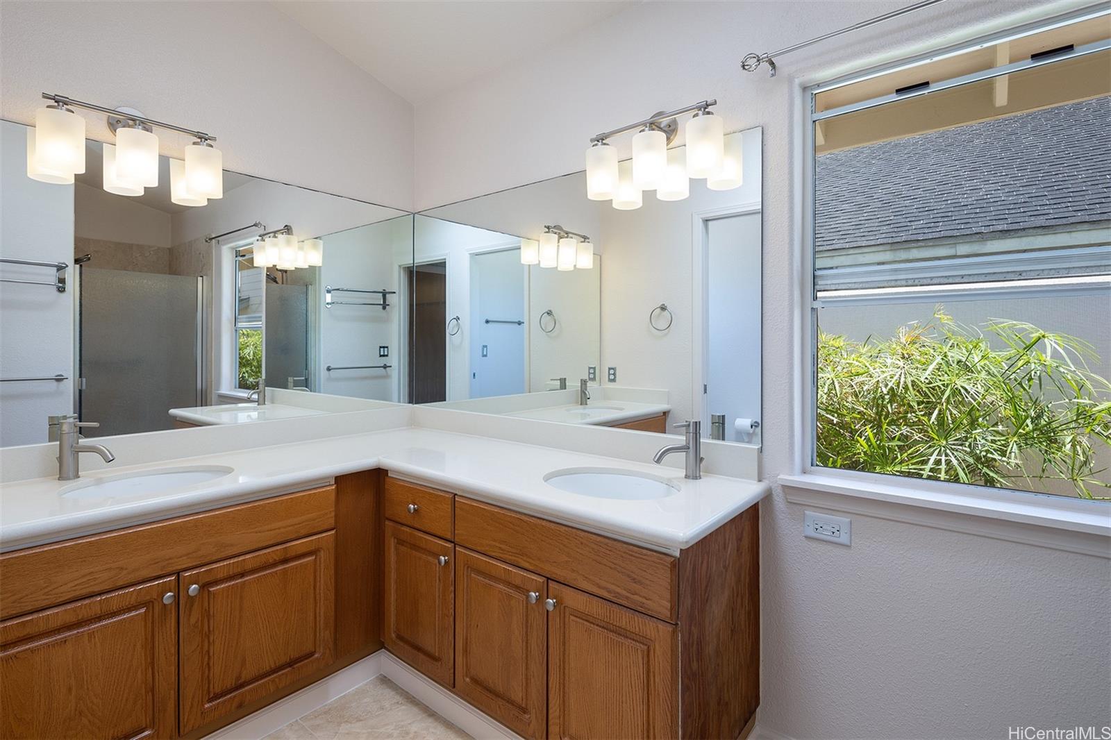 94-531 Lumiauau St Waipahu - Rental - photo 8 of 19