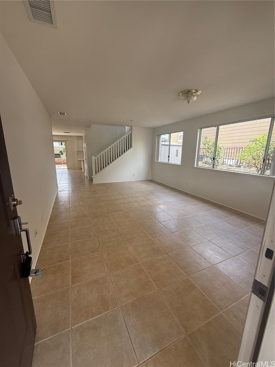 94-534  Halekuai Place Waikele-renaissance, Waipahu home - photo 4 of 25