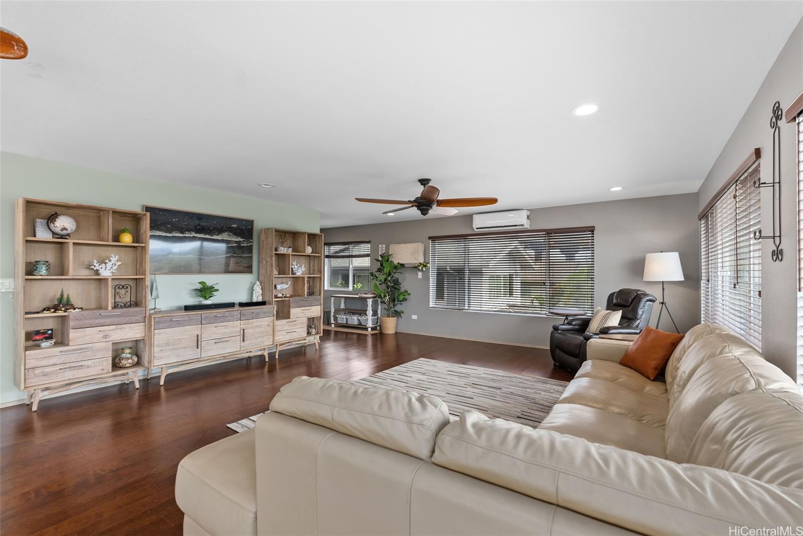 94-536  Koaleo Street Robinson Heights, Waipahu home - photo 16 of 20