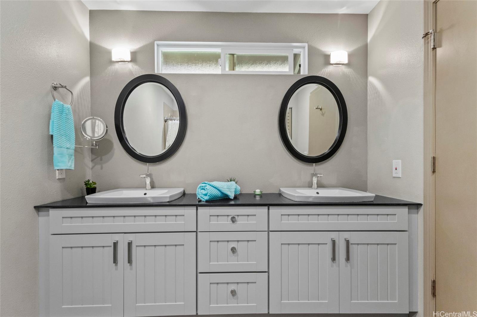 94-536  Koaleo Street Robinson Heights, Waipahu home - photo 15 of 25