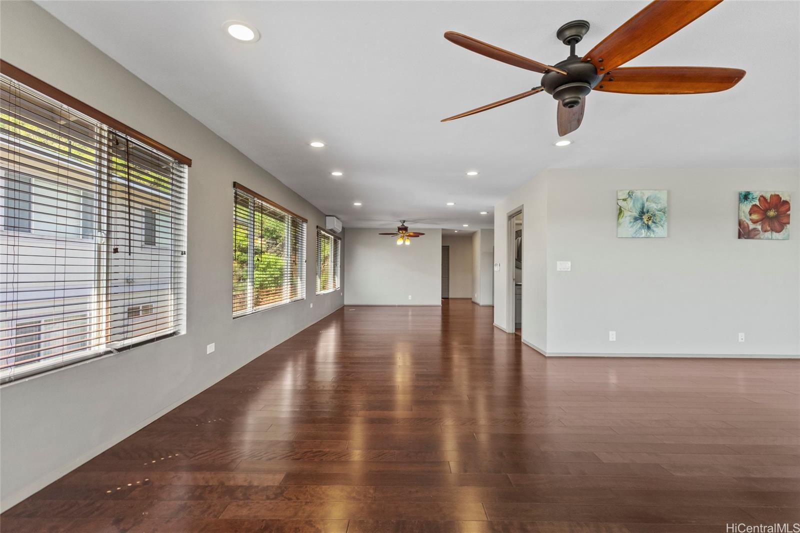 94-536  Koaleo Street Robinson Heights, Waipahu home - photo 3 of 25