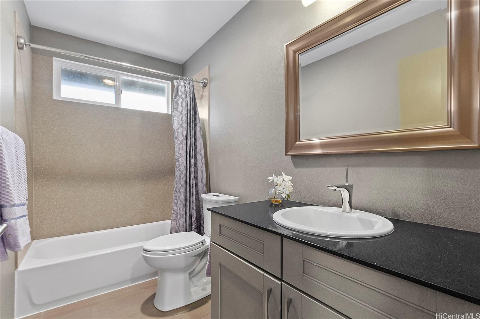 94-536  Koaleo Street Robinson Heights, Waipahu home - photo 21 of 25