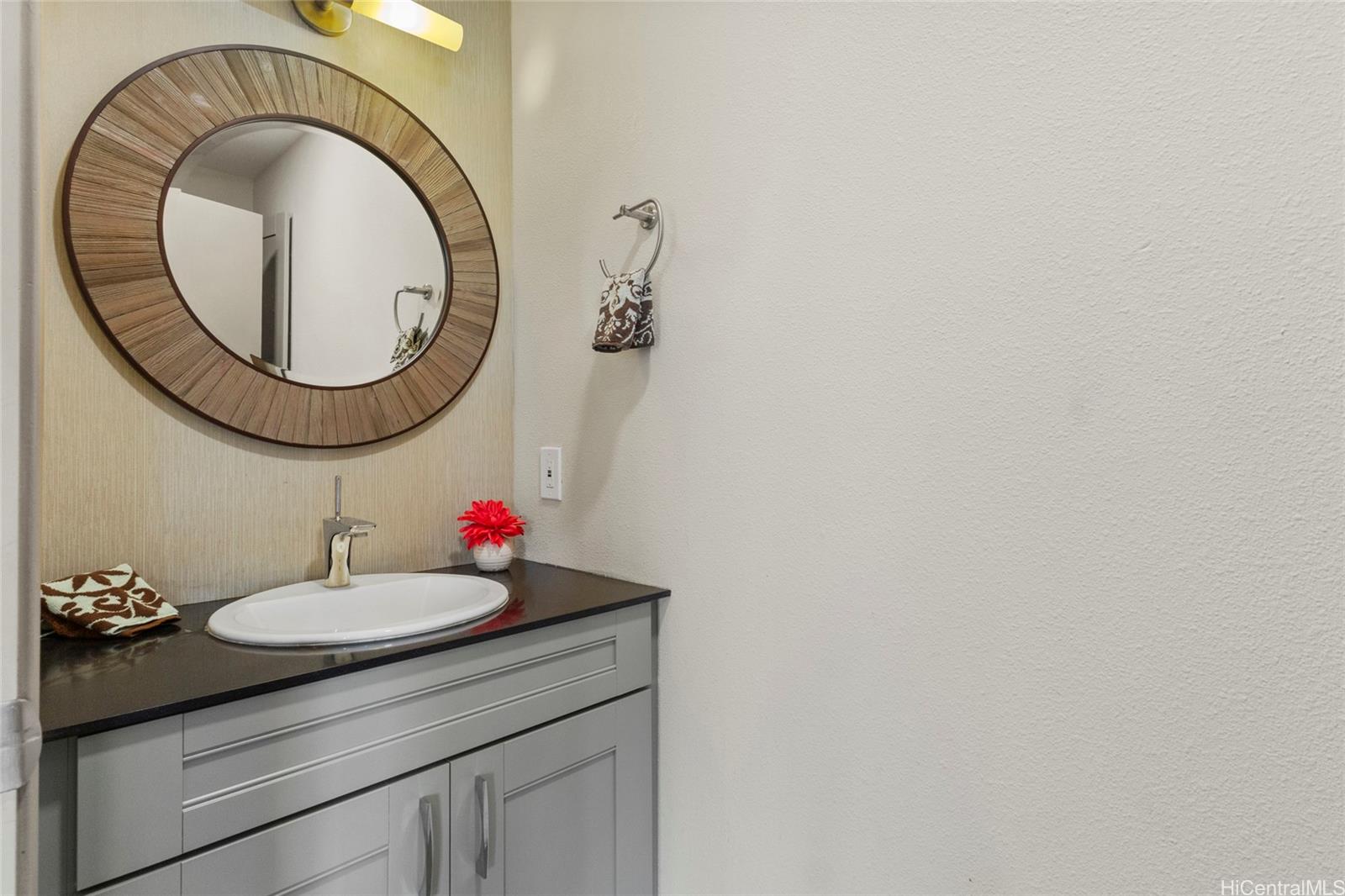 94-536  Koaleo Street Robinson Heights, Waipahu home - photo 22 of 25