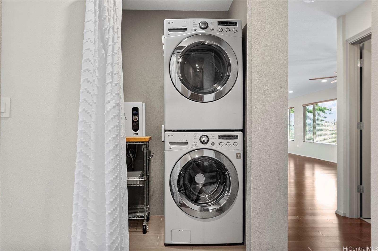 94-536  Koaleo Street Robinson Heights, Waipahu home - photo 23 of 25